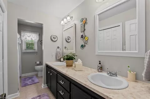 Bath - 4662 Pineview Dr, Trinity, NC 27370 photo 2 of 3