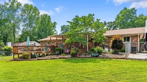 Exterior - 4662 Pineview Dr, Trinity, NC 27370 photo 11 of 12