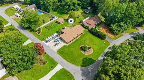 View/Area - 4662 Pineview Dr, Trinity, NC 27370 photo 5 of 9