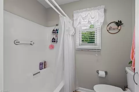 Bath - 4662 Pineview Dr, Trinity, NC 27370 photo 3 of 3