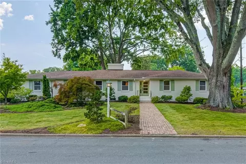 2410 Bitting Rd, Winston Salem, NC 27104