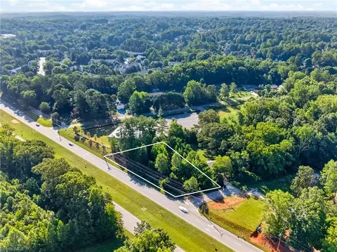 5005 Wendover Ave W, Jamestown, NC 27282