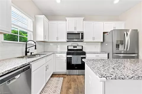 Kitchen - 6826 Bellawood Dr, Trinity, NC 27370 photo 3 of 5