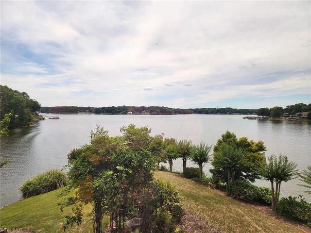248 Periwinkle Ln, Lexington, NC 27292