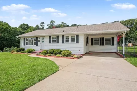 724 Lake Dr, Kernersville, NC 27284