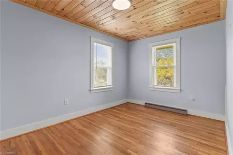 Bedroom - 290 Riverview Dr, Sparta, NC 28675 photo 3 of 4