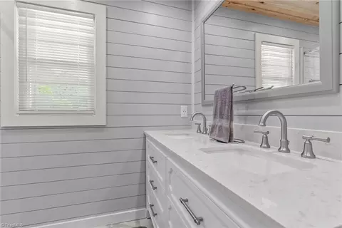 Bath - 290 Riverview Dr, Sparta, NC 28675 photo 4 of 4