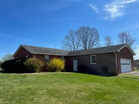 Exterior - 4445 Pine St E, Mount Airy, NC 27030 photo 3 of 4