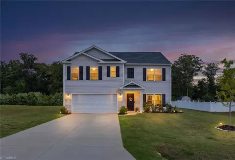 174 Culloden Dr, Mocksville, NC 27028