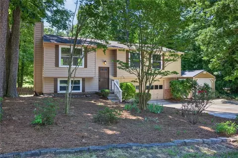 1109 Century Park Ave, Kernersville, NC 27284