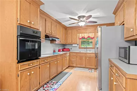 Kitchen - 4721 Whisper Oak Dr, Trinity, NC 27370 photo 1 of 2