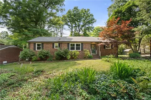 406 Cliffdale Dr S, Winston Salem, NC 27104