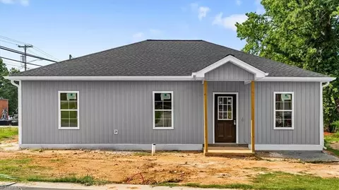 Exterior - 816 Vail Ave, High Point, NC 27260 photo 2 of 4