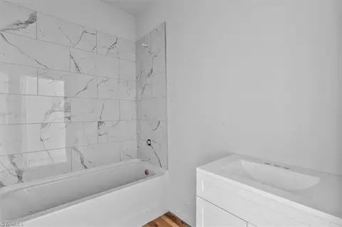 Bath - 816 Vail Ave, High Point, NC 27260 photo 3 of 3