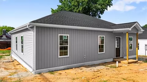 Exterior - 816 Vail Ave, High Point, NC 27260 photo 3 of 4