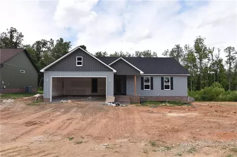 111 Fletchers Farm Dr, Thomasville, NC 27360