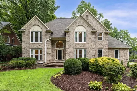 8 Elm Grove Way, Greensboro, NC 27405