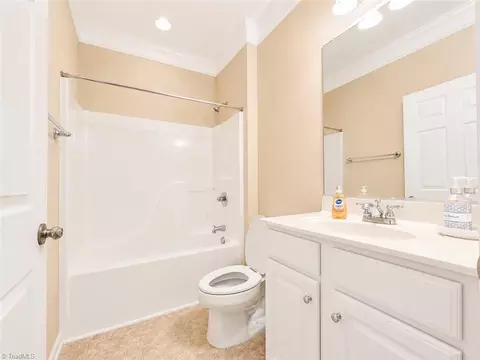 Bath - 5304 Forester Dr, High Point, NC 27265 photo 2 of 3