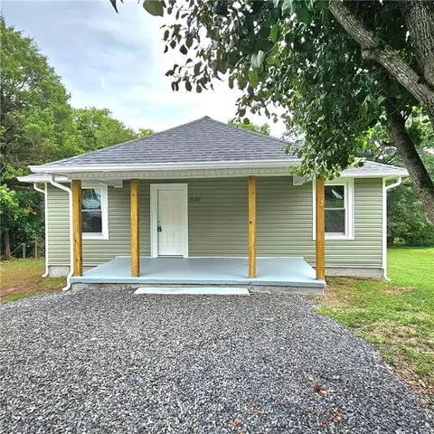 848 Clarkway Ave, Eden, NC 27288