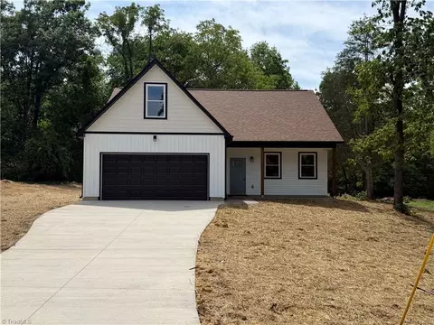 176 Old Fisher Ferry Rd, Thomasville, NC 27360