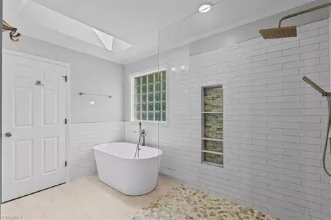Bath - 592 Carson Ridge Dr, Oak Ridge, NC 27310 photo 2 of 3