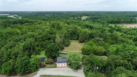 1714 Brookhaven Mill Rd, Greensboro, NC 27406