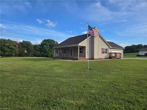 138 Boxwood Church Rd, Mocksville, NC 27028