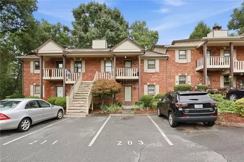 203 Olde Vineyard Ct, Winston Salem, NC 27104