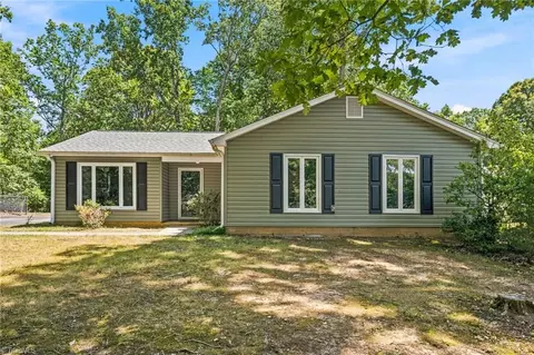 5316 Bracy Ridge Ct, Pfafftown, NC 27040