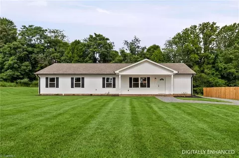 1013 Blue Dan Ln, Yadkinville, NC 27055