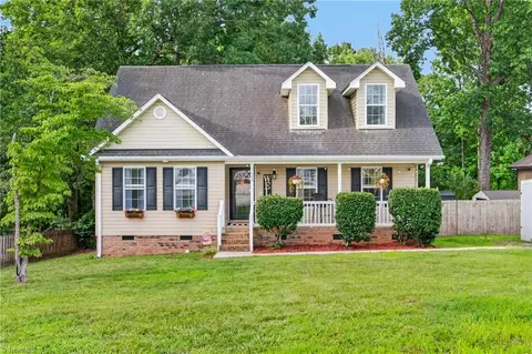 1045 Robbins St, Asheboro, NC 27203