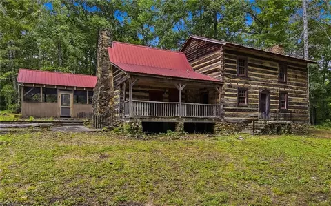 1389 City Lake Rd, Lexington, NC 27295