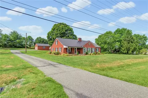 4264 High Point Rd, Winston Salem, NC 27107