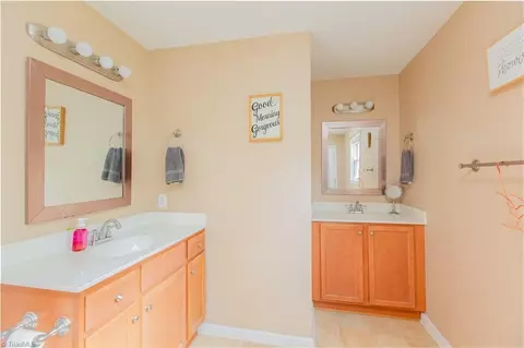 Bath - 5343 Mapleton St, Clemmons, NC 27012 photo 1 of 4
