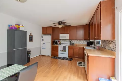 Kitchen - 5343 Mapleton St, Clemmons, NC 27012 photo 1 of 3