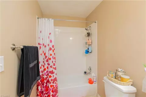 Bath - 5343 Mapleton St, Clemmons, NC 27012 photo 2 of 4