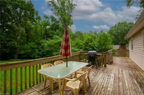 Exterior - 5343 Mapleton St, Clemmons, NC 27012 photo 3 of 7