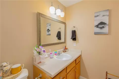 Bath - 5343 Mapleton St, Clemmons, NC 27012 photo 4 of 4