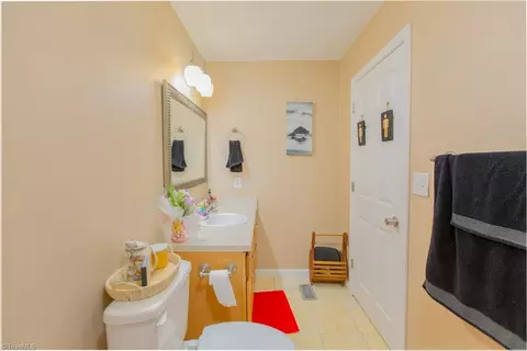 Bath - 5343 Mapleton St, Clemmons, NC 27012 photo 3 of 4