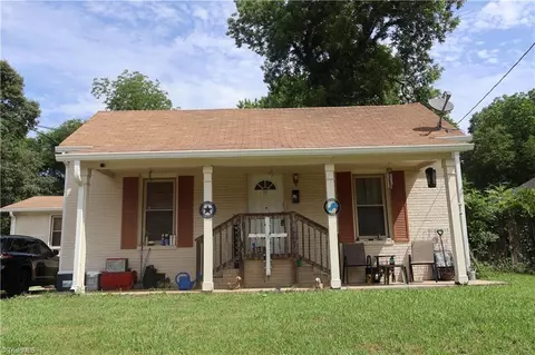 504 Oak St, Mooresville, NC 28115