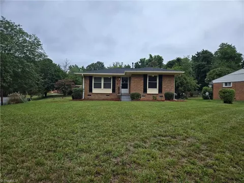 2116 Larkspur Dr, Greensboro, NC 27405
