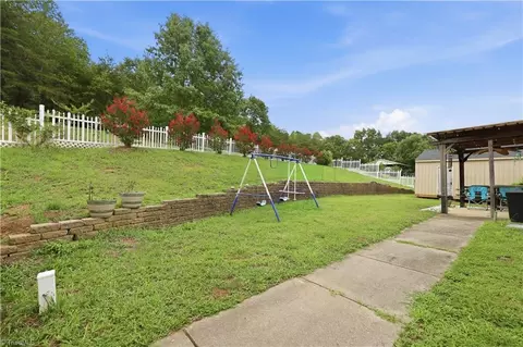 Exterior - 482 Moser Rd, King, NC 27021 photo 4 of 7
