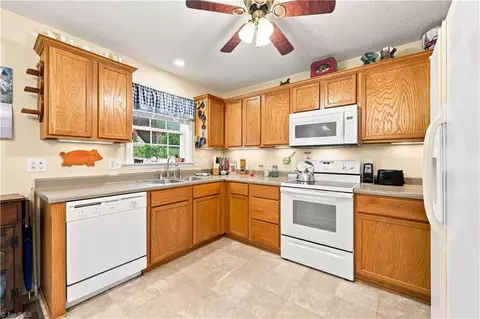Kitchen - 482 Moser Rd, King, NC 27021 photo 2 of 3