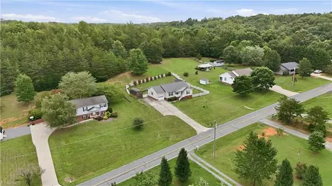 View/Area - 482 Moser Rd, King, NC 27021 photo 4 of 9