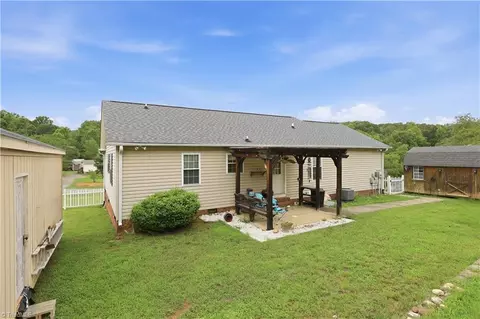 Exterior - 482 Moser Rd, King, NC 27021 photo 5 of 7