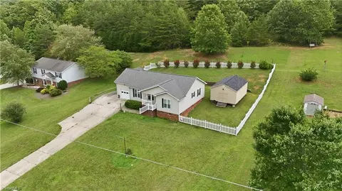 View/Area - 482 Moser Rd, King, NC 27021 photo 2 of 9