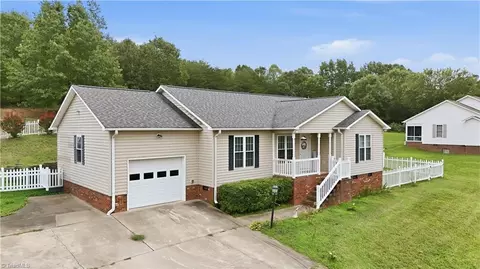Exterior - 482 Moser Rd, King, NC 27021 photo 2 of 7