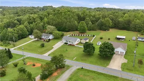 View/Area - 482 Moser Rd, King, NC 27021 photo 6 of 9