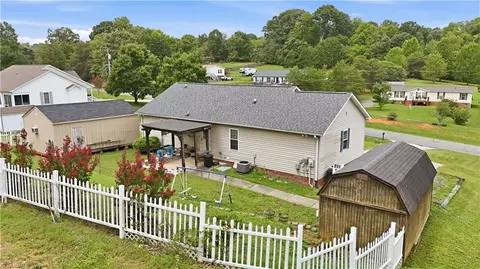 View/Area - 482 Moser Rd, King, NC 27021 photo 1 of 9