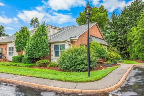 1700 Polo Oaks Ct, Winston Salem, NC 27106